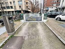 Posto auto coperto in affitto, Bologna irnerio