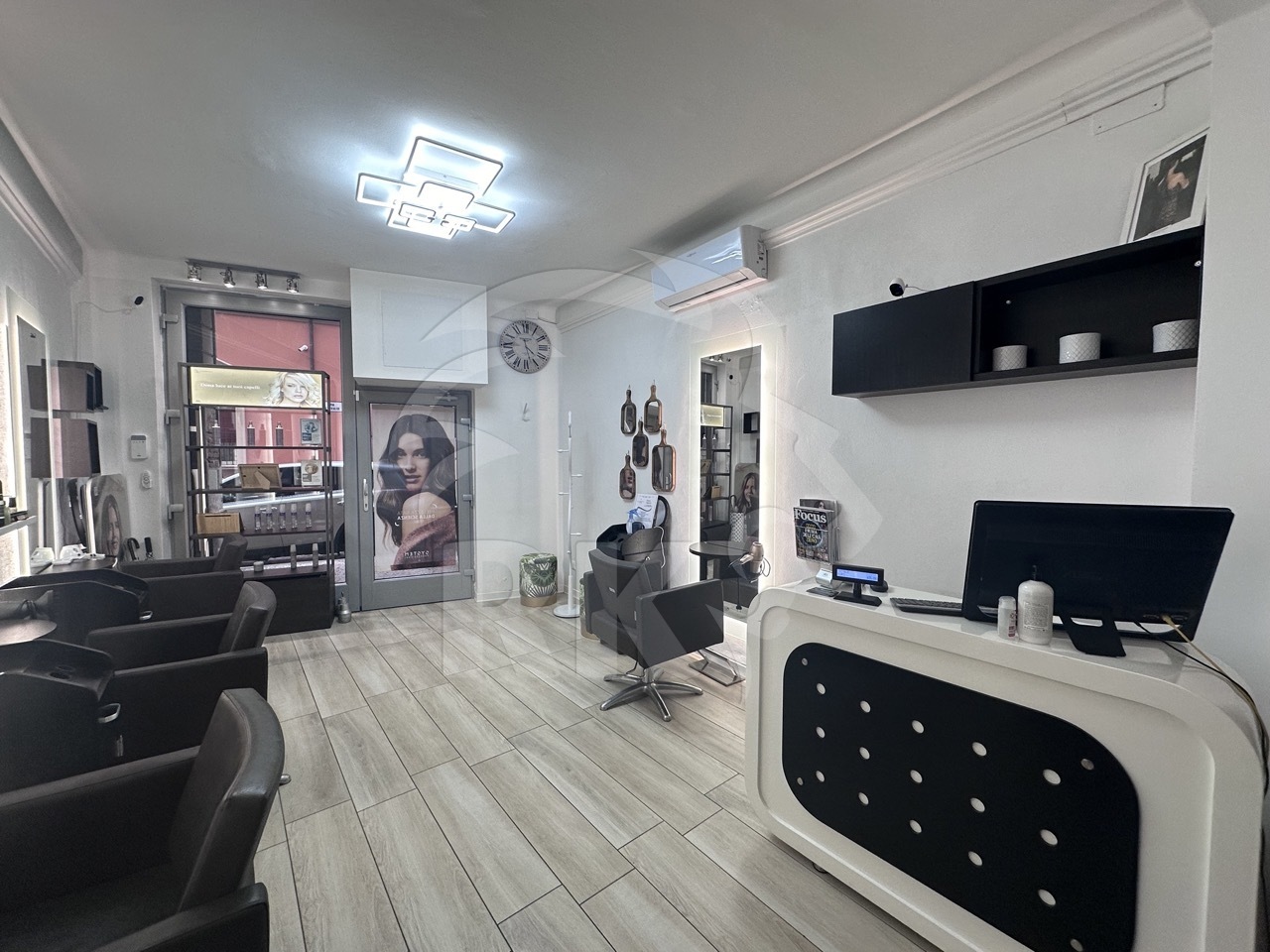 Locale commerciale in affitto in via d'azeglio 51, Bologna