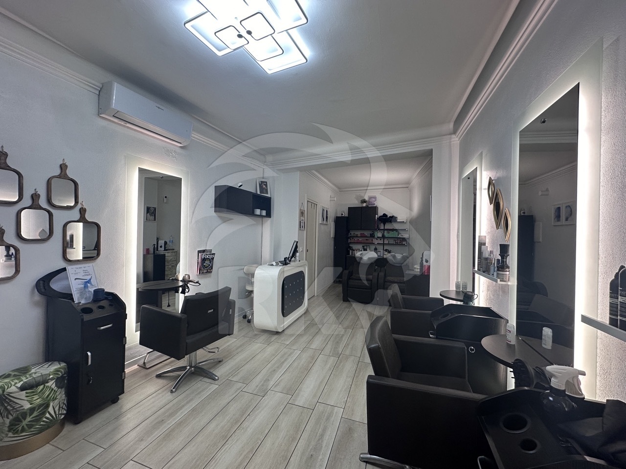 Locale commerciale in affitto in via d'azeglio 51, Bologna