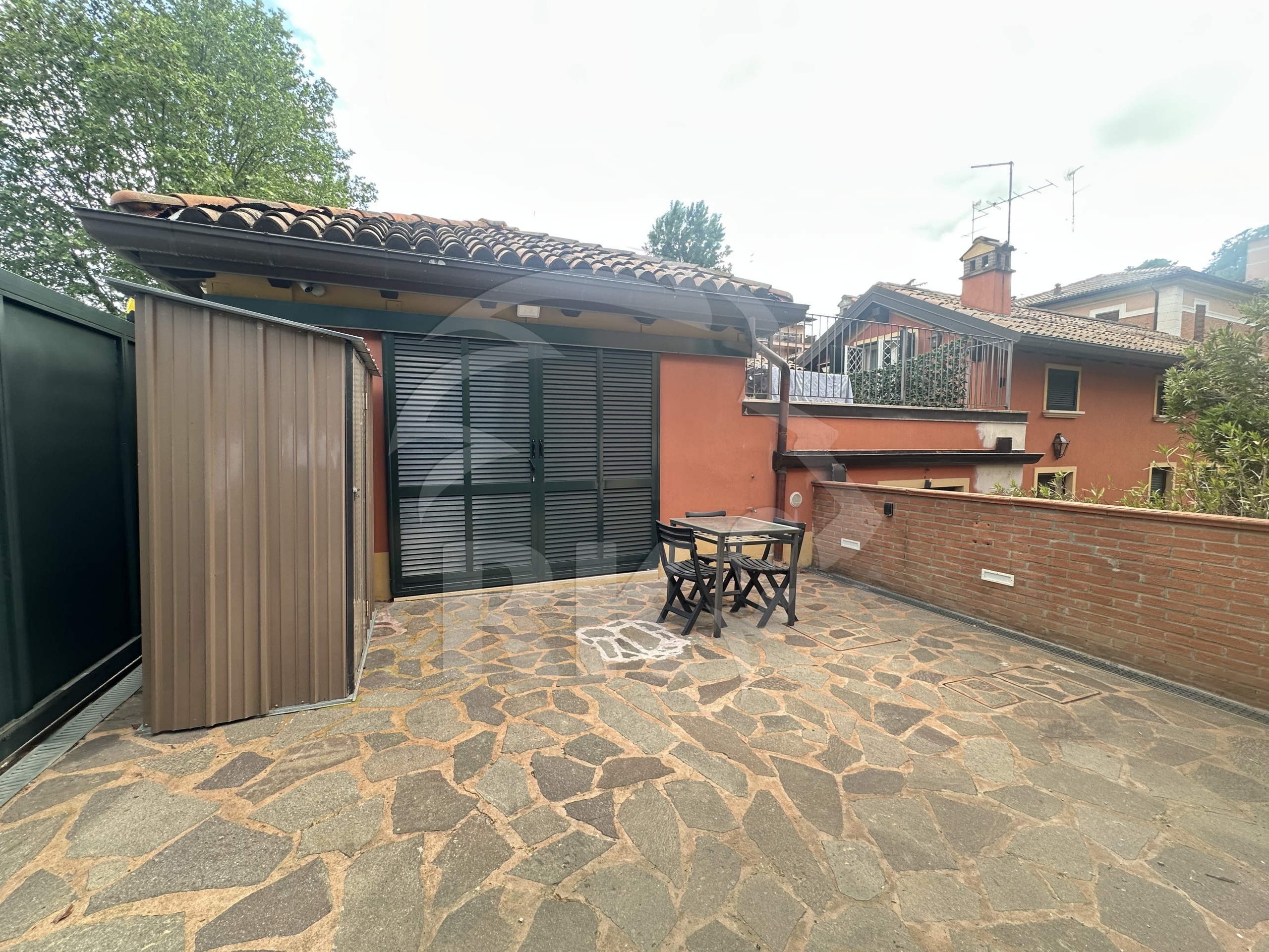 Monolocale con giardino in via dotti 16, Bologna