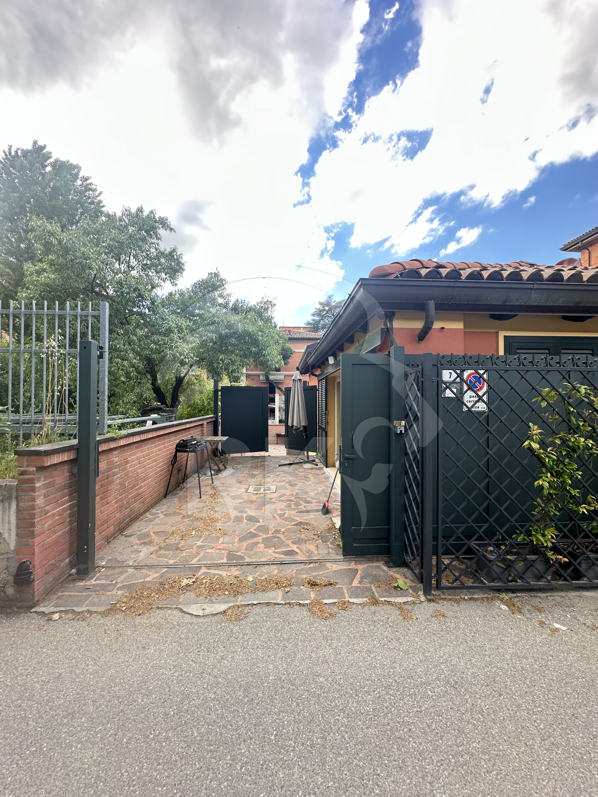 Monolocale con giardino in via dotti 16, Bologna
