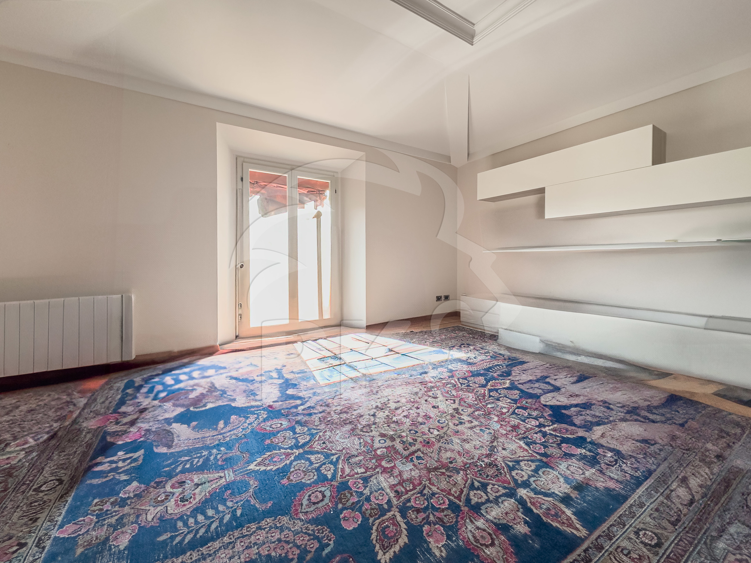 Appartamento con terrazzo in via farini 15, Bologna