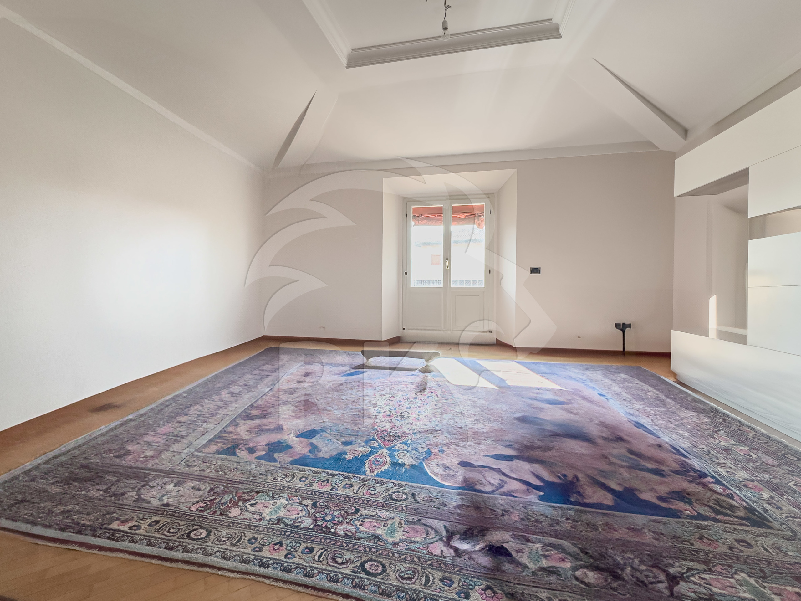 Appartamento con terrazzo in via farini 15, Bologna