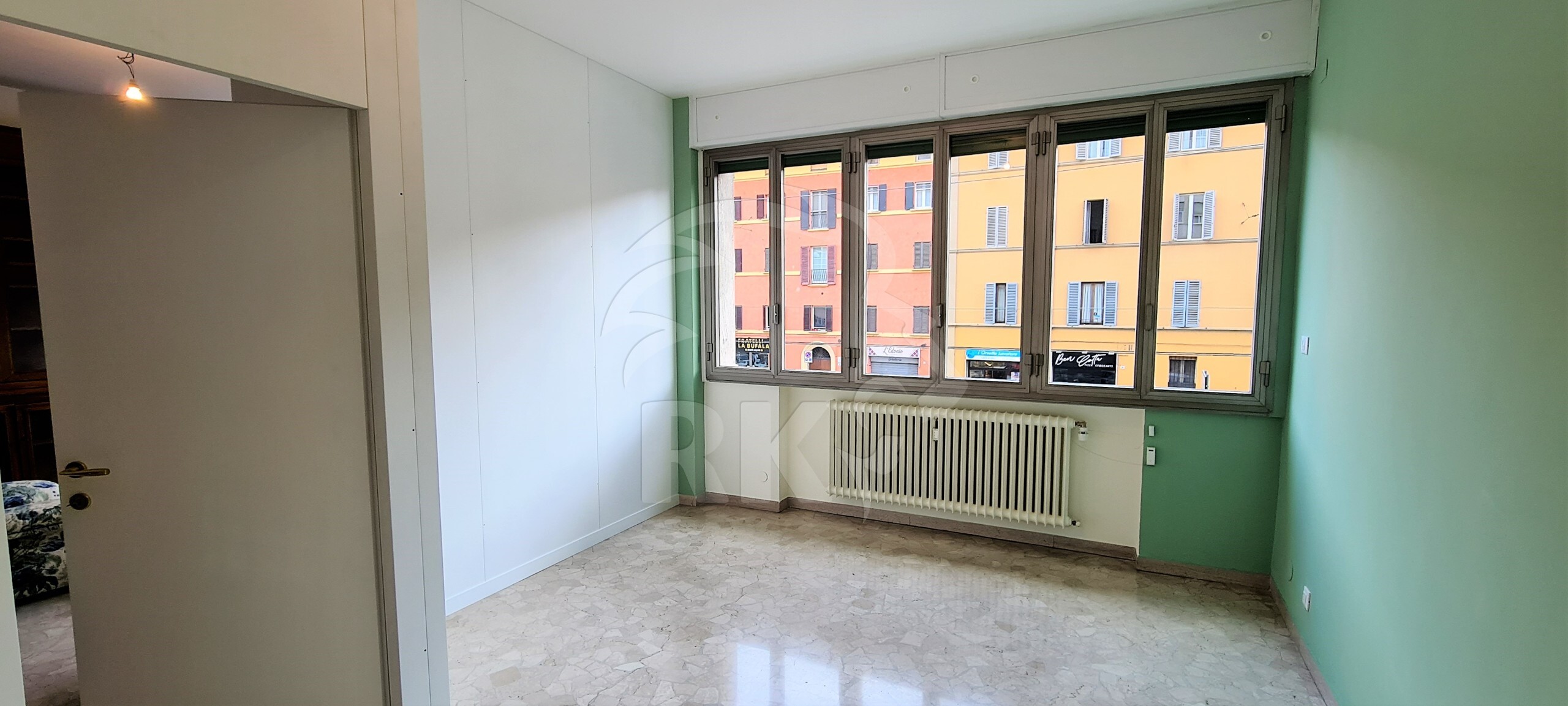 Quadrilocale ristrutturato in via riva di reno 6, Bologna