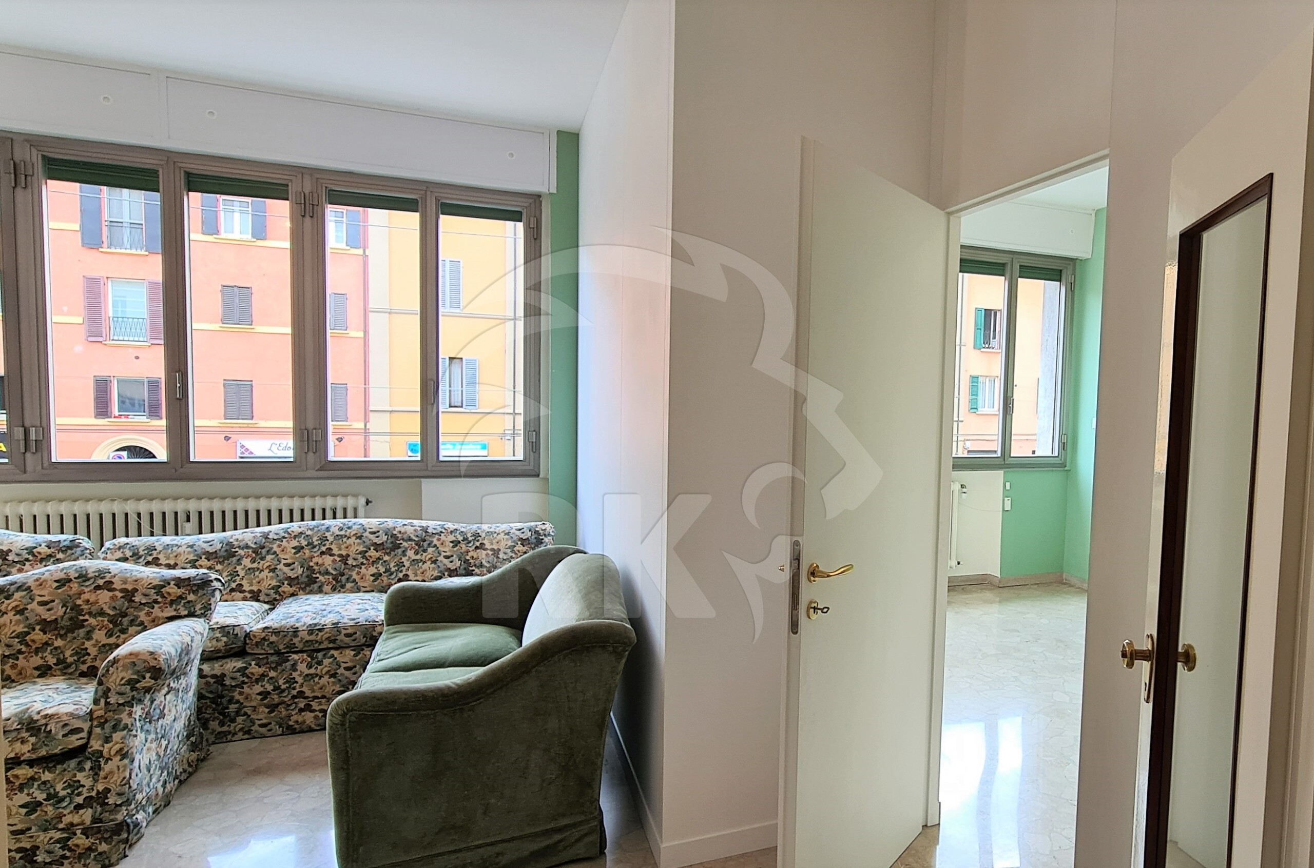 Quadrilocale ristrutturato in via riva di reno 6, Bologna