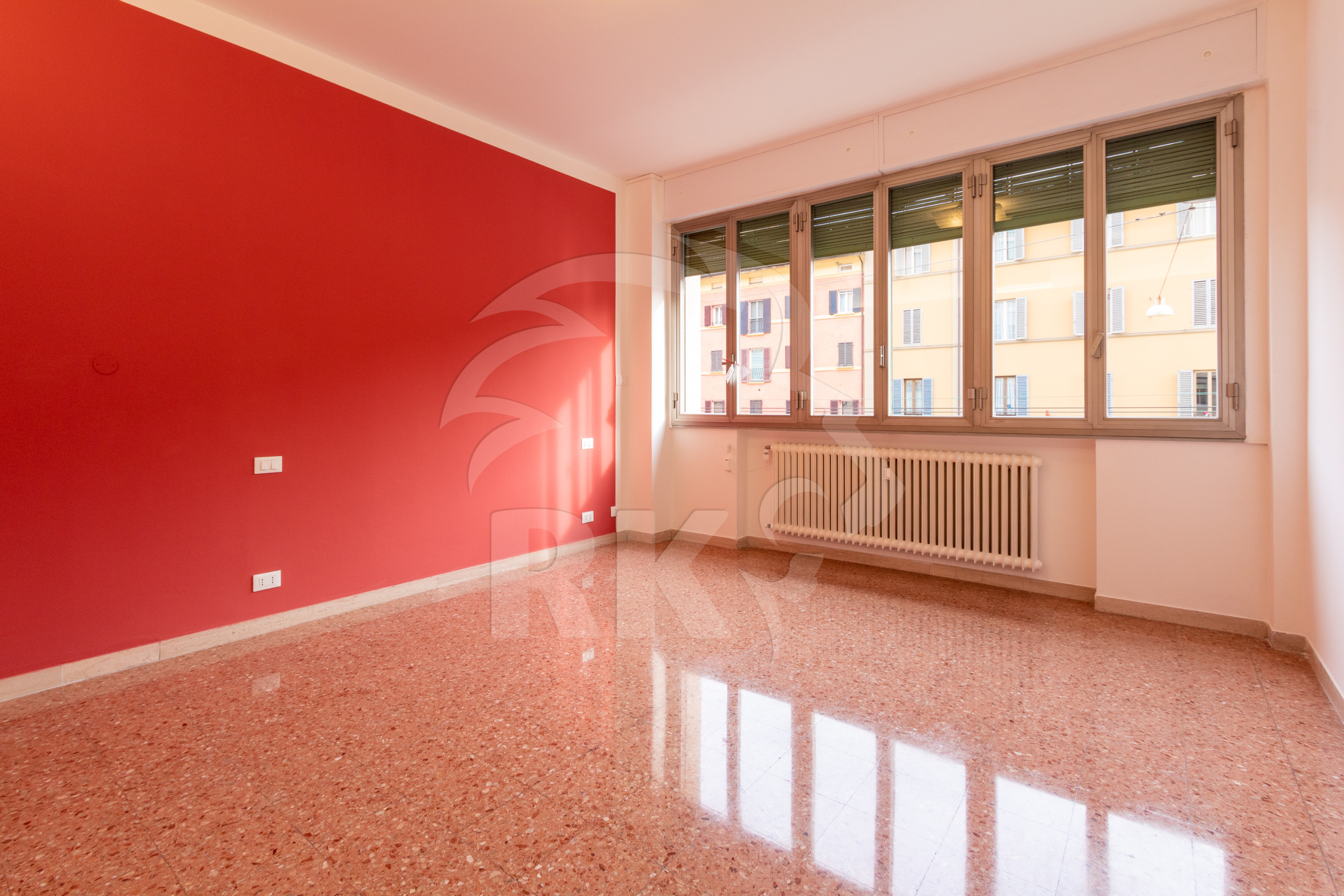 Quadrilocale ristrutturato in via riva di reno 6, Bologna