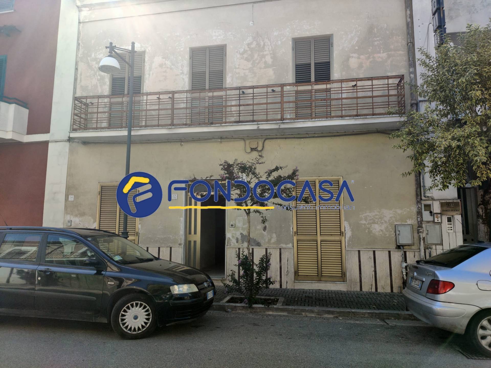 Palazzo intero stabile in vendita a Amorosi