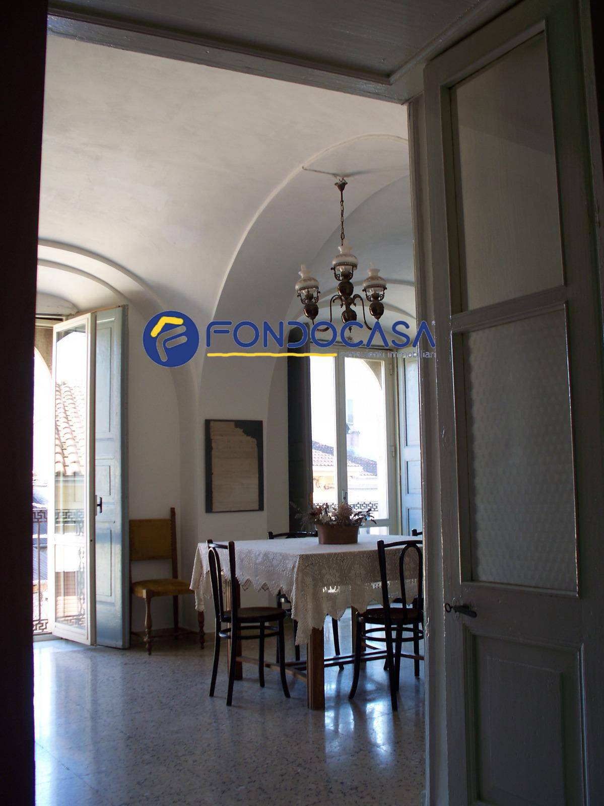 Palazzo intero stabile in vendita a Carpinone