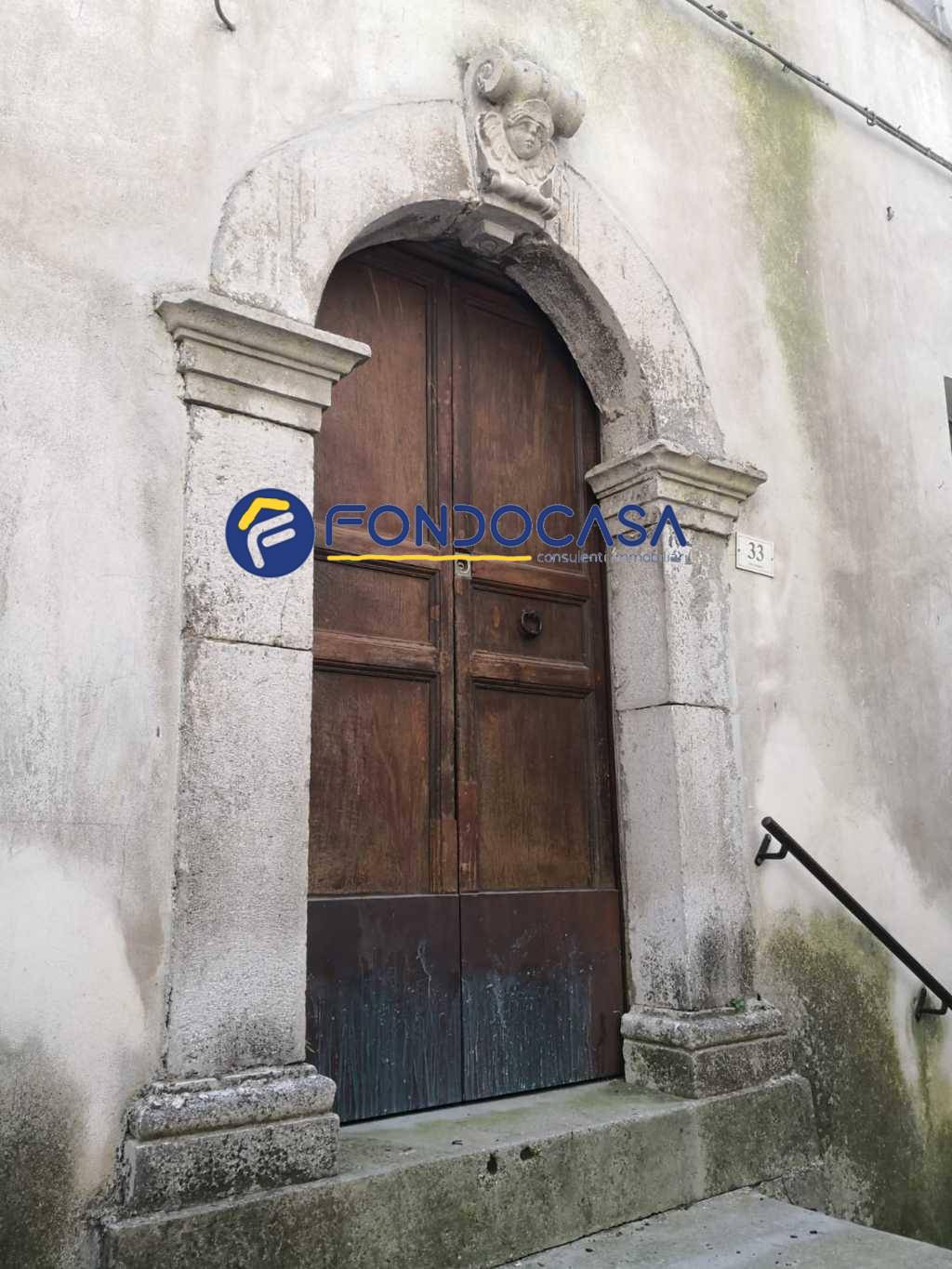 Palazzo intero stabile in vendita a Carpinone