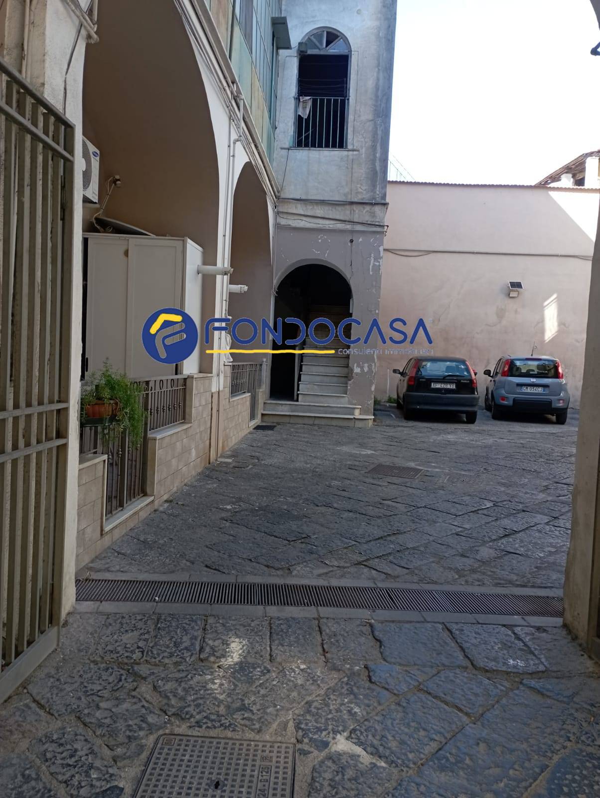 Palazzo intero stabile in vendita a Villaricca