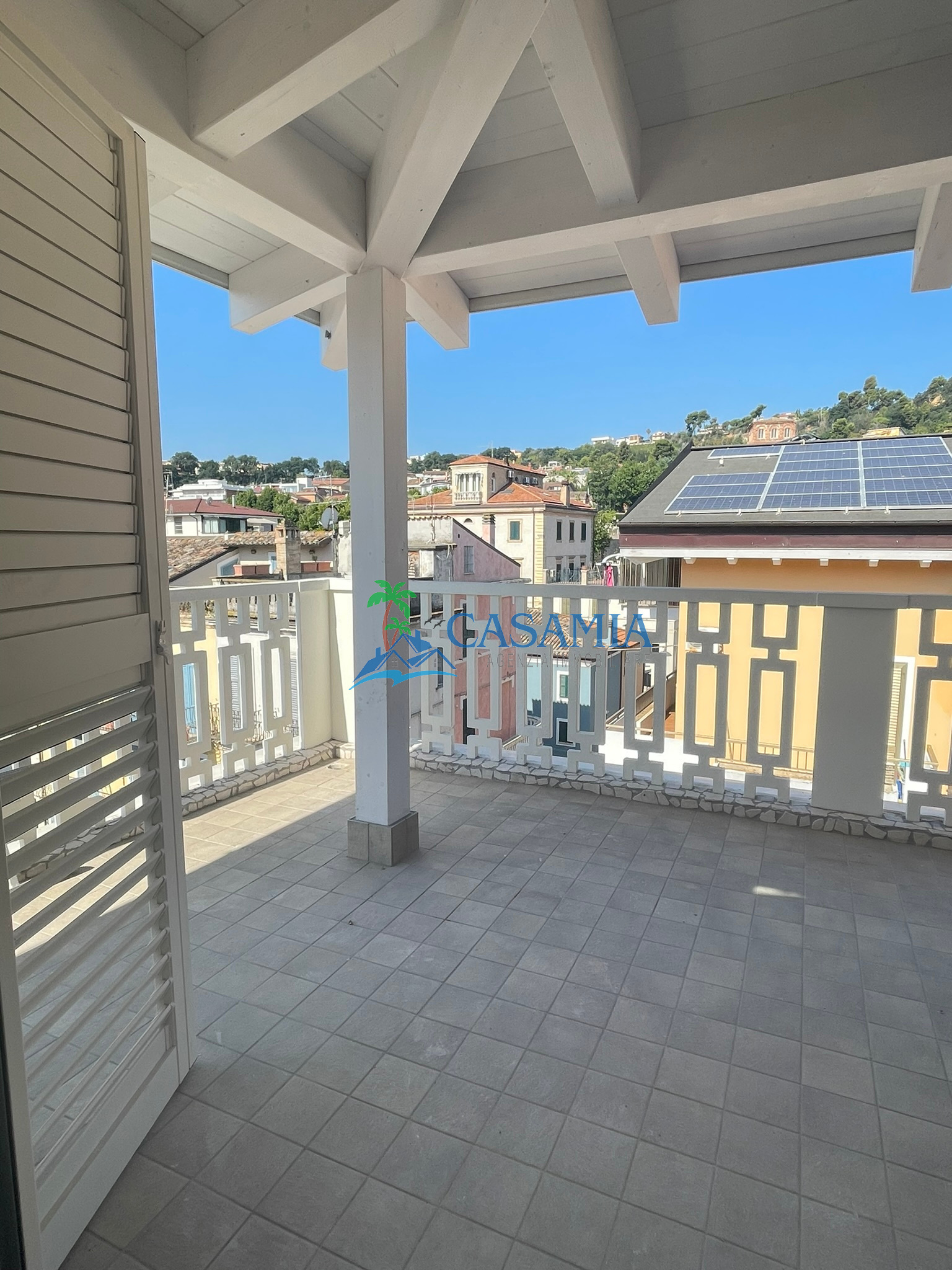 Attico con terrazzo a Grottammare