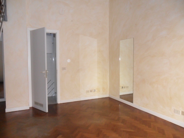 Locale commerciale da ristrutturare a San Benedetto del Tronto