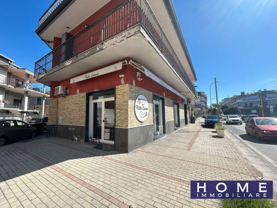 Locale commerciale in vendita a Frattamaggiore