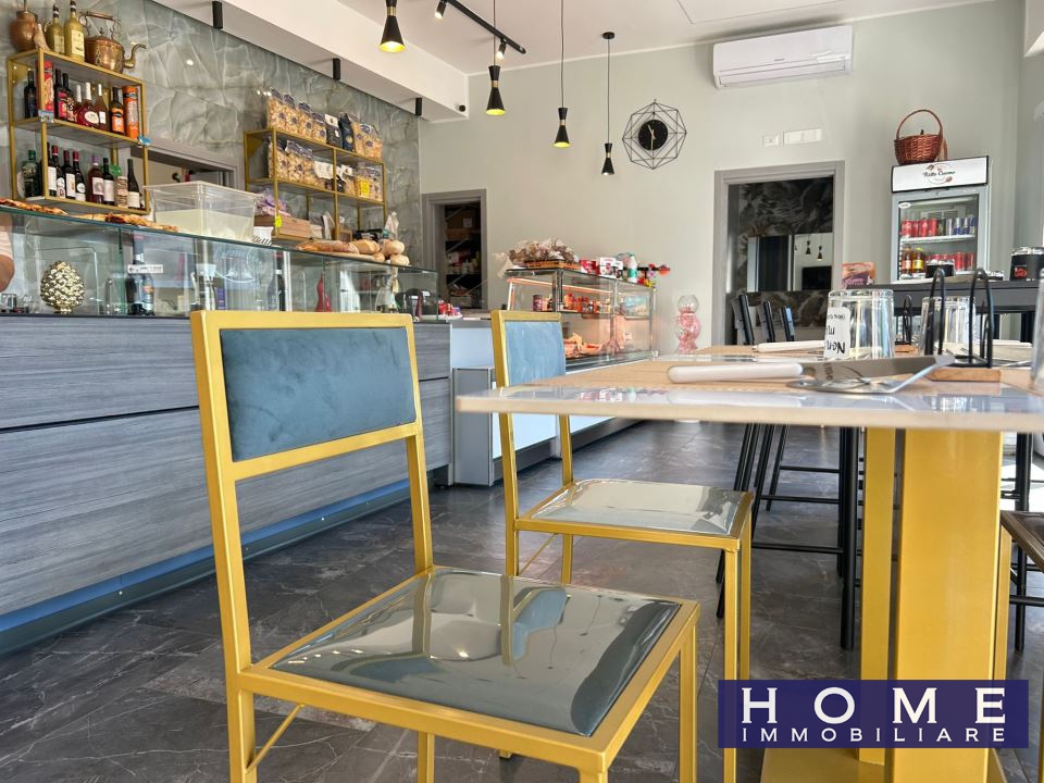 Locale commerciale in vendita a Frattamaggiore