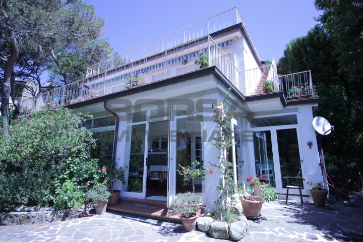 Casa indipendente vista mare in via kaiser parodi, Livorno