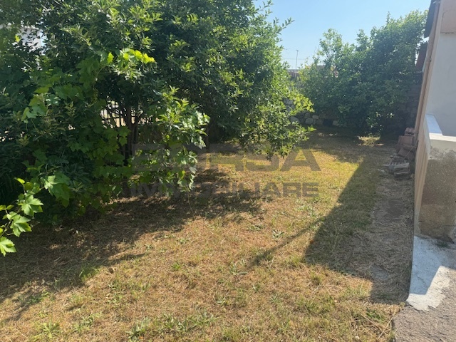 Casa indipendente con giardino in via della leccia 34, Livorno