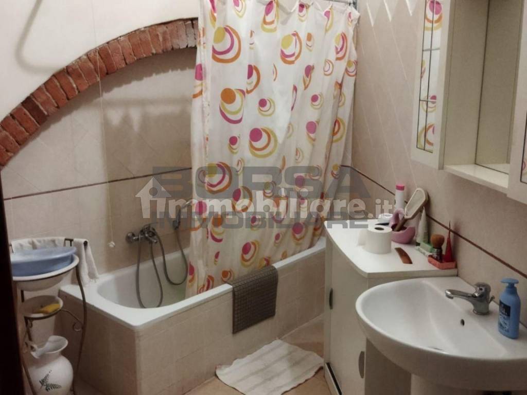 Quadrilocale con giardino in via medaglie d'oro della resistenza 5a, Collesalvetti