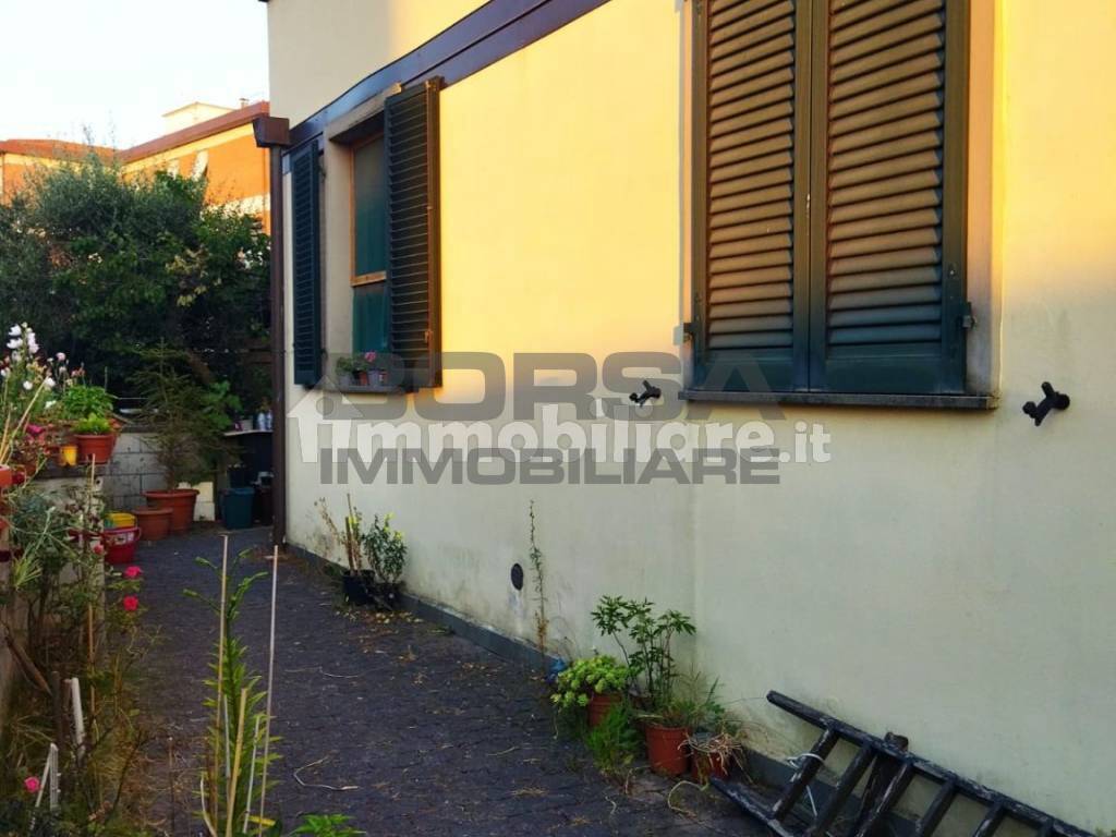 Quadrilocale con giardino in via medaglie d'oro della resistenza 5a, Collesalvetti