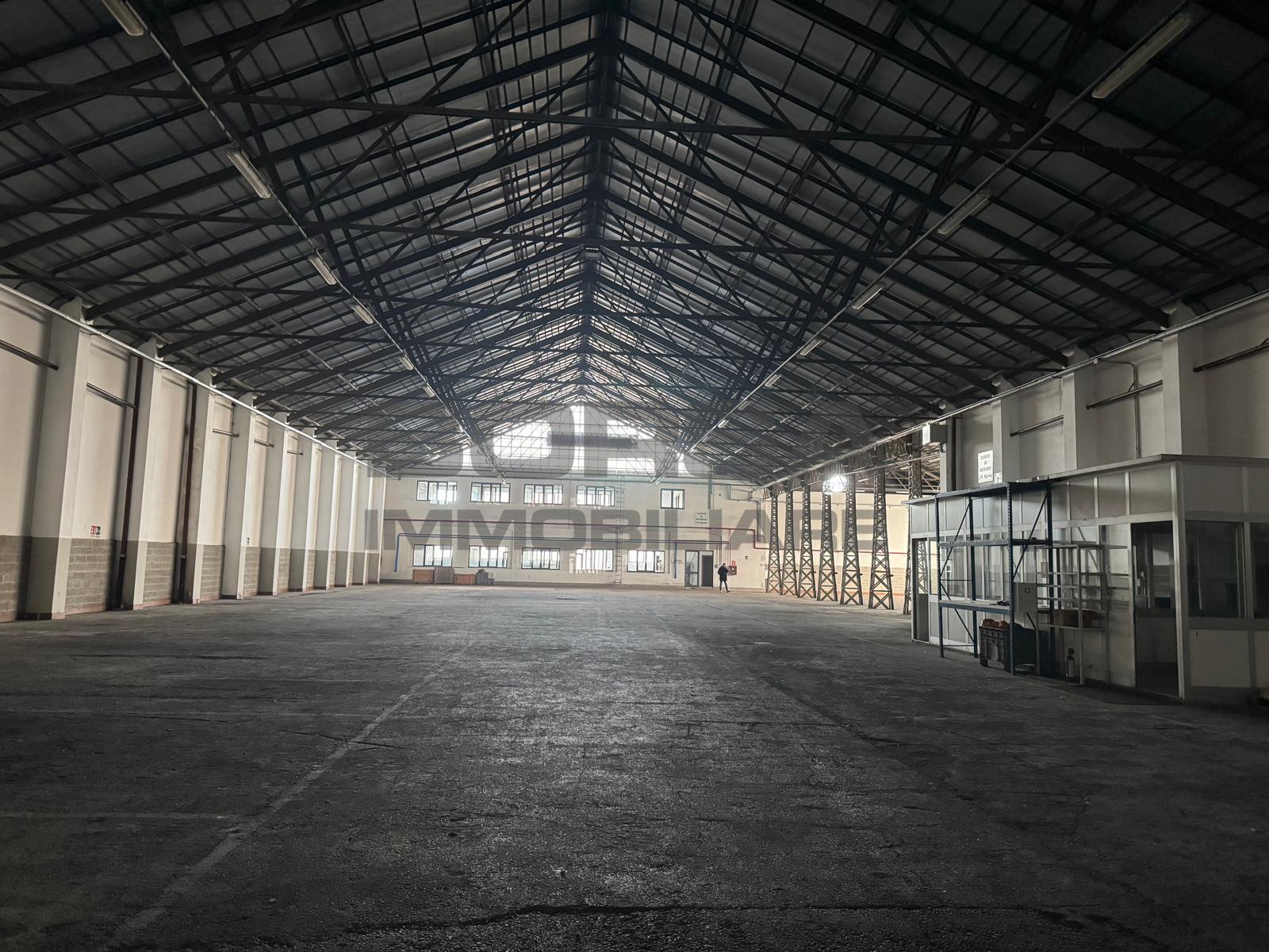 Magazzino in vendita in via salvatore orlando 10, Livorno