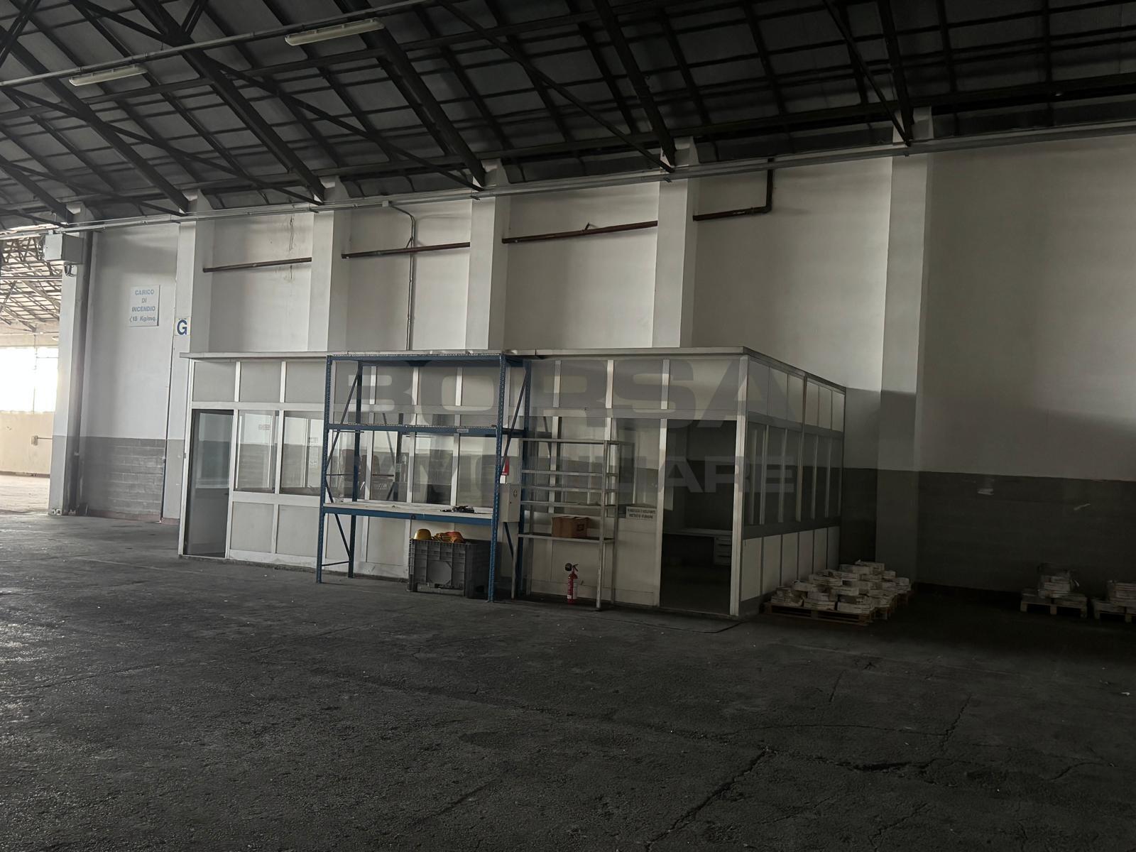 Magazzino in vendita in via salvatore orlando 10, Livorno