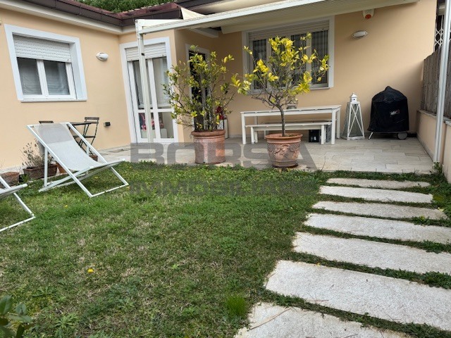 Casa indipendente con giardino in via di montenero, Livorno