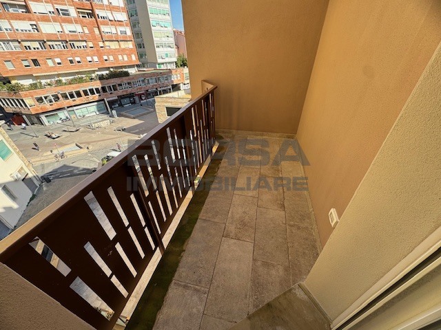 Trilocale con terrazzo in piazza attias 21/c, Livorno