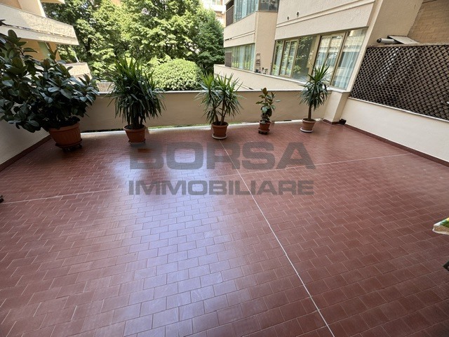 Appartamento con giardino in via calzabigi 66, Livorno
