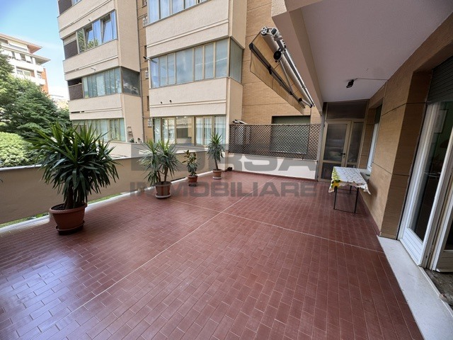 Appartamento con giardino in via calzabigi 66, Livorno