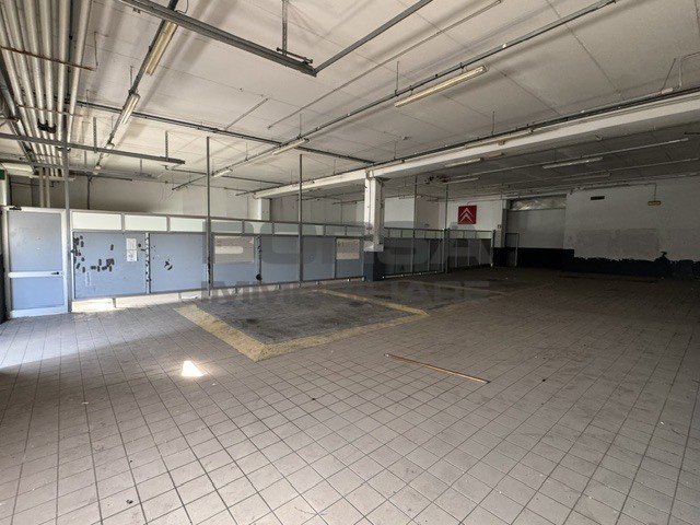 Locale commerciale in affitto in via dei ramai 2, Livorno