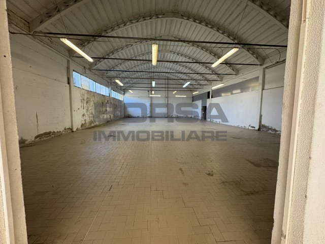 Magazzino in vendita a Livorno