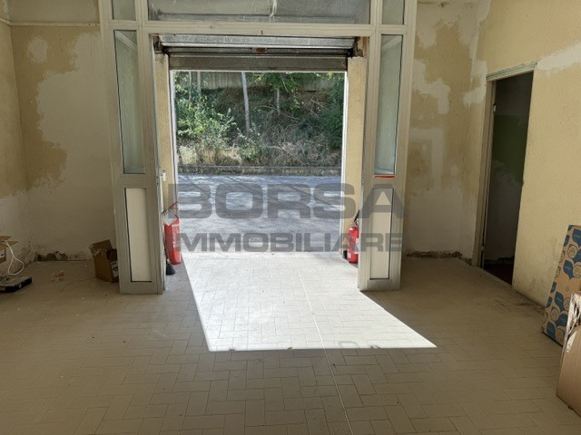 Magazzino in vendita a Livorno