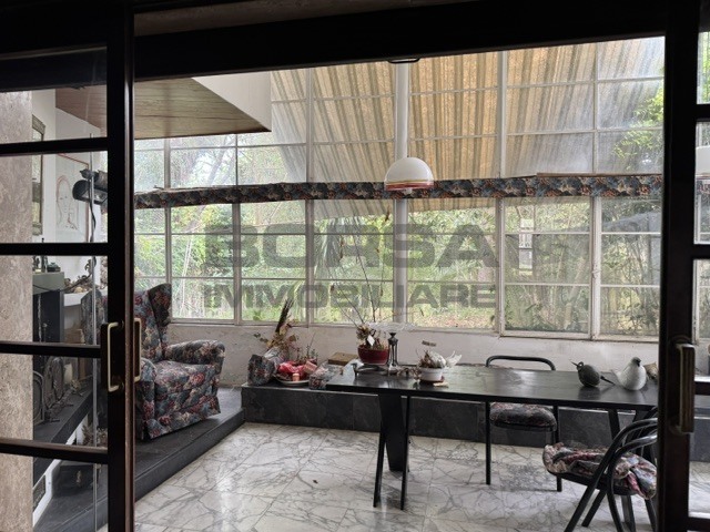 Villa con giardino in via bonaini 12/a, Livorno