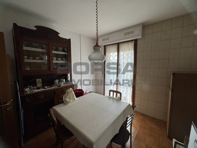 Trilocale con terrazzo in via dino provenzal 47, Livorno