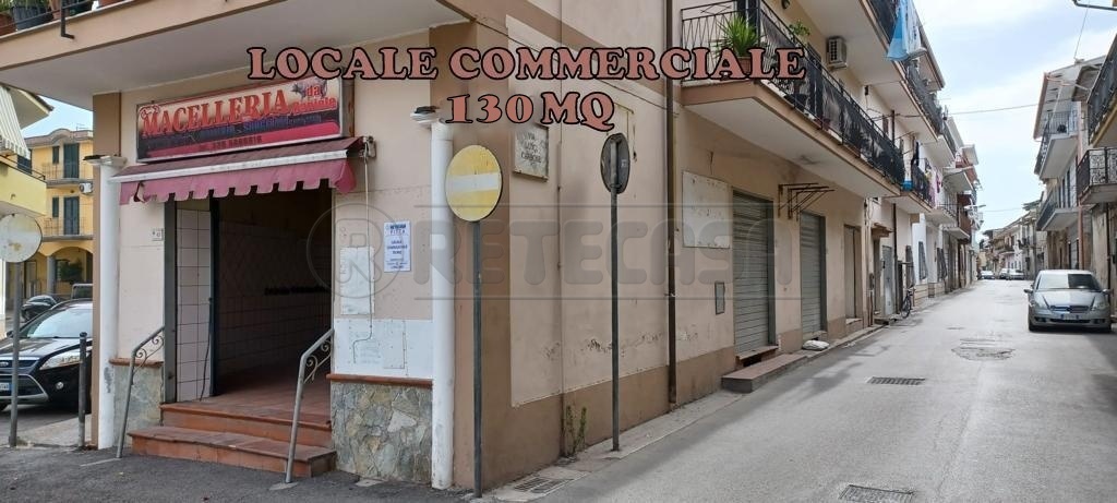 Locale commerciale in affitto a Marcianise
