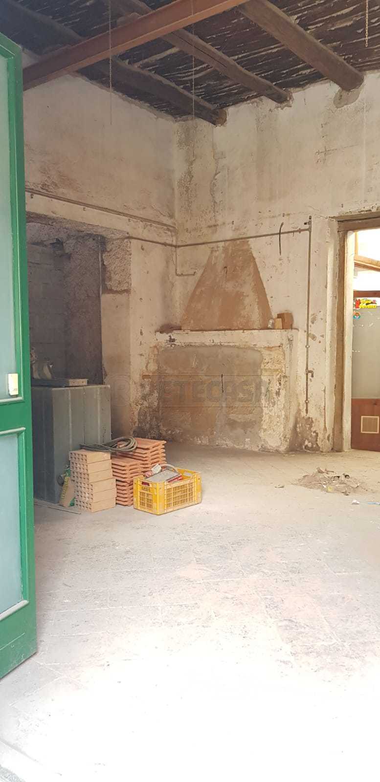 Magazzino in affitto in via busacca 5, Marcianise