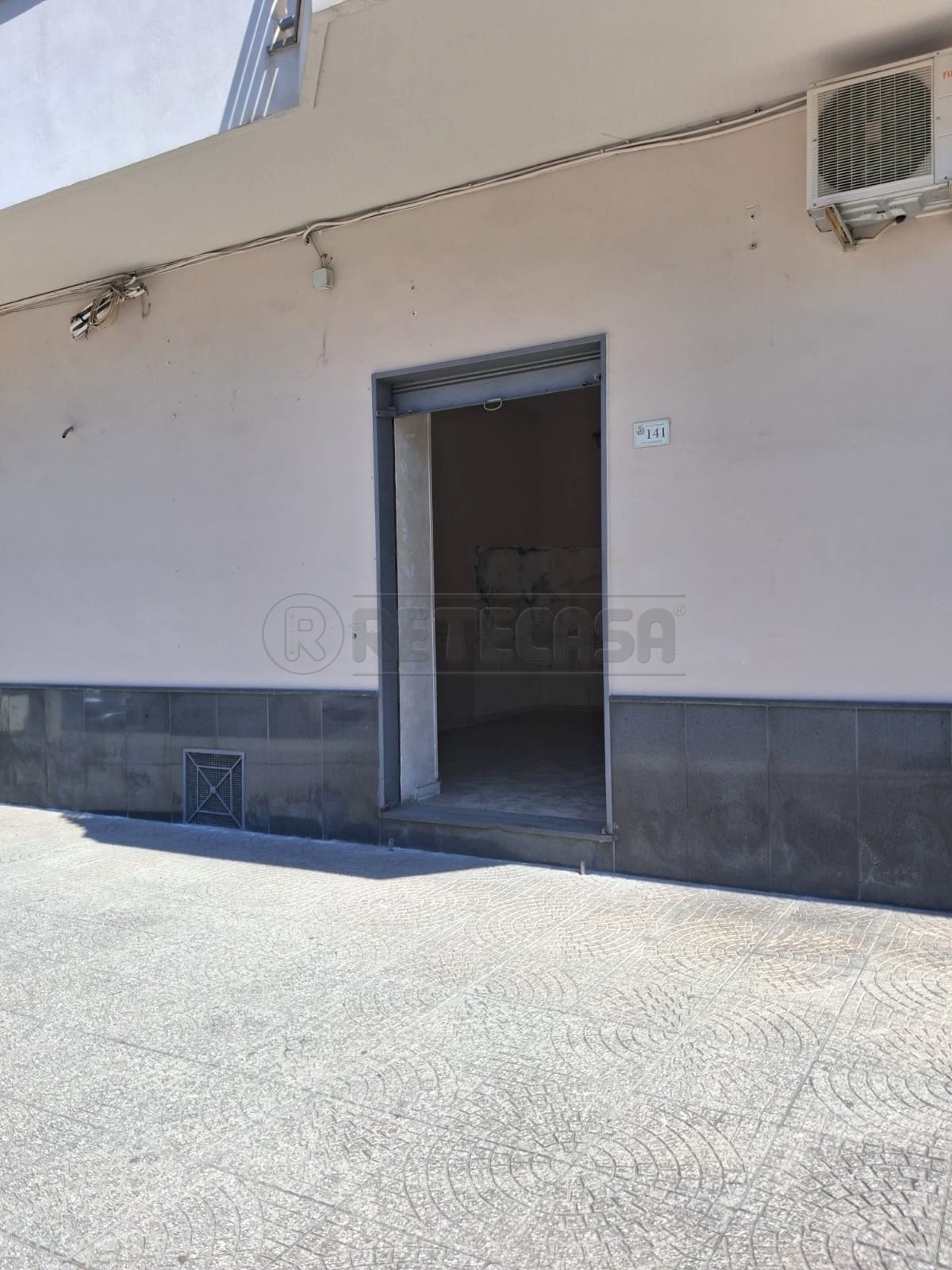 Locale commerciale in affitto in viale fratelli kennedy, Marcianise