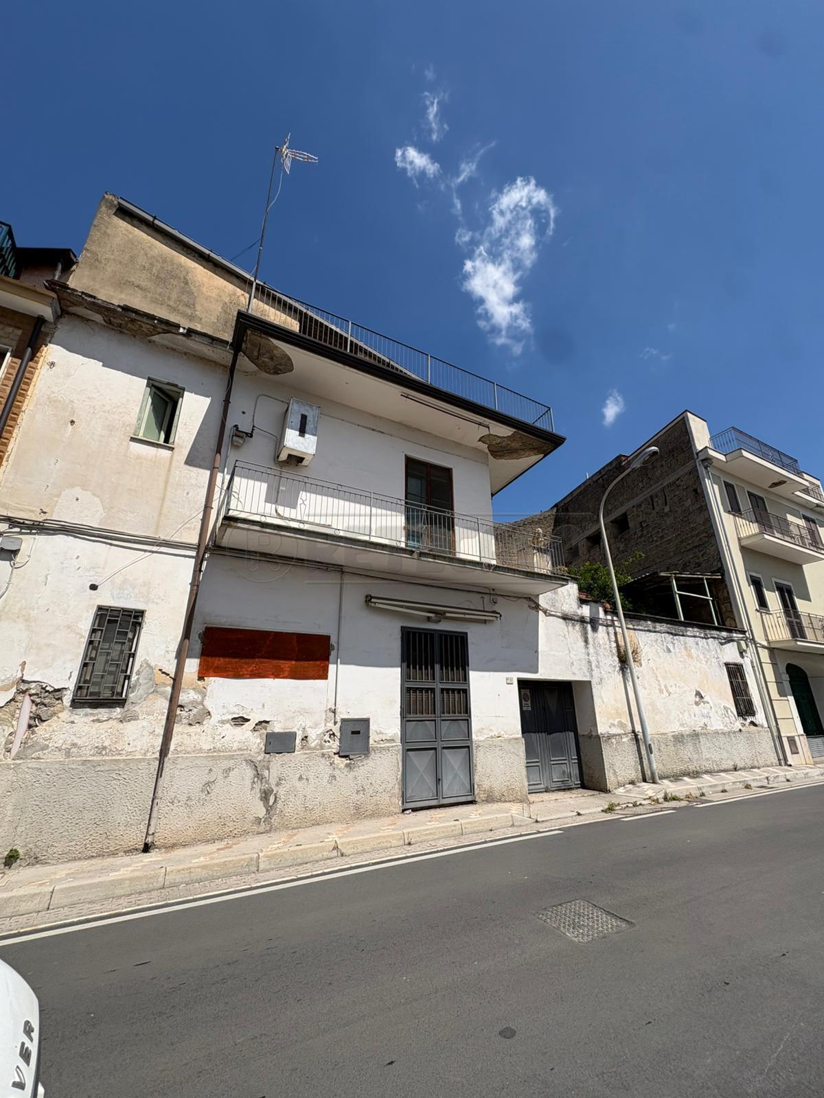 Casa indipendente da ristrutturare in via giuseppe verdi 101, Marcianise