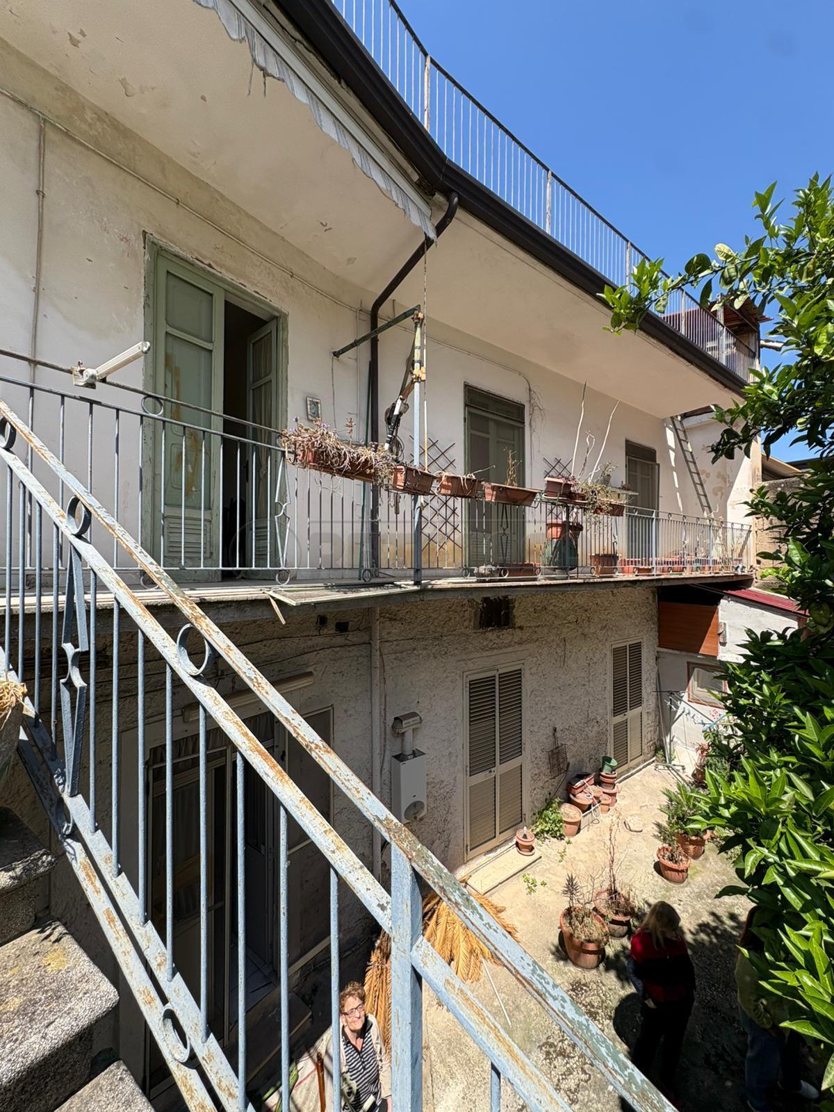 Casa indipendente da ristrutturare in via giuseppe verdi 101, Marcianise