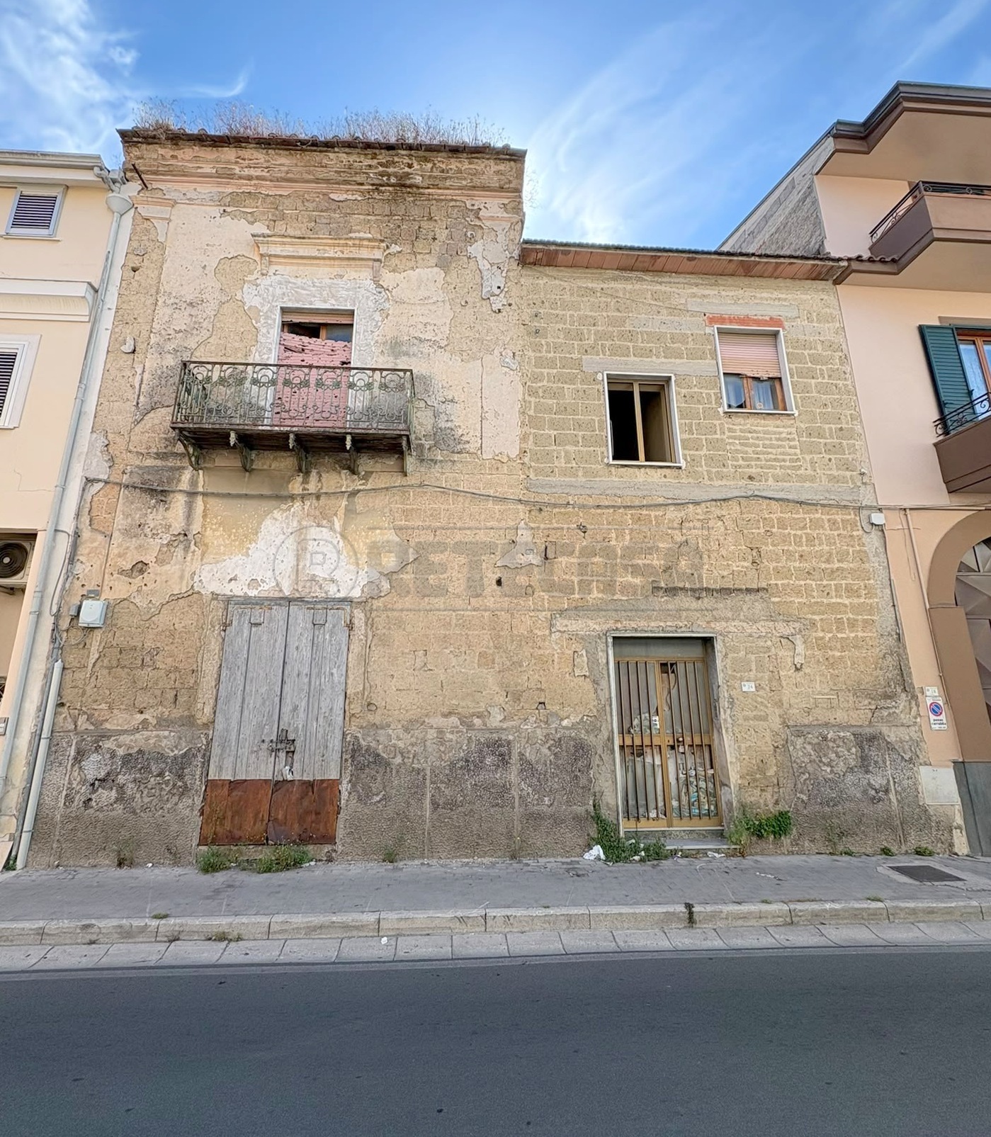 Casa indipendente da ristrutturare in via marte, Marcianise