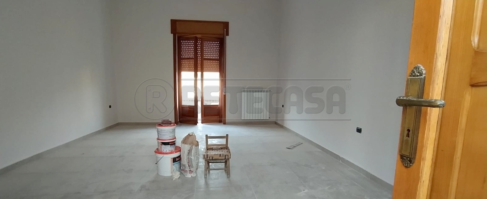 Bilocale ristrutturato in via francesco busacca, Marcianise