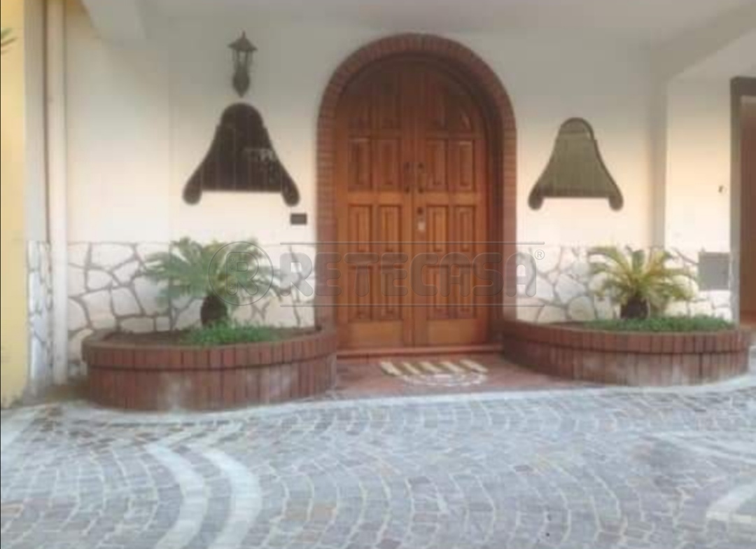 Trilocale in affitto in via gioacchino rossini, Marcianise