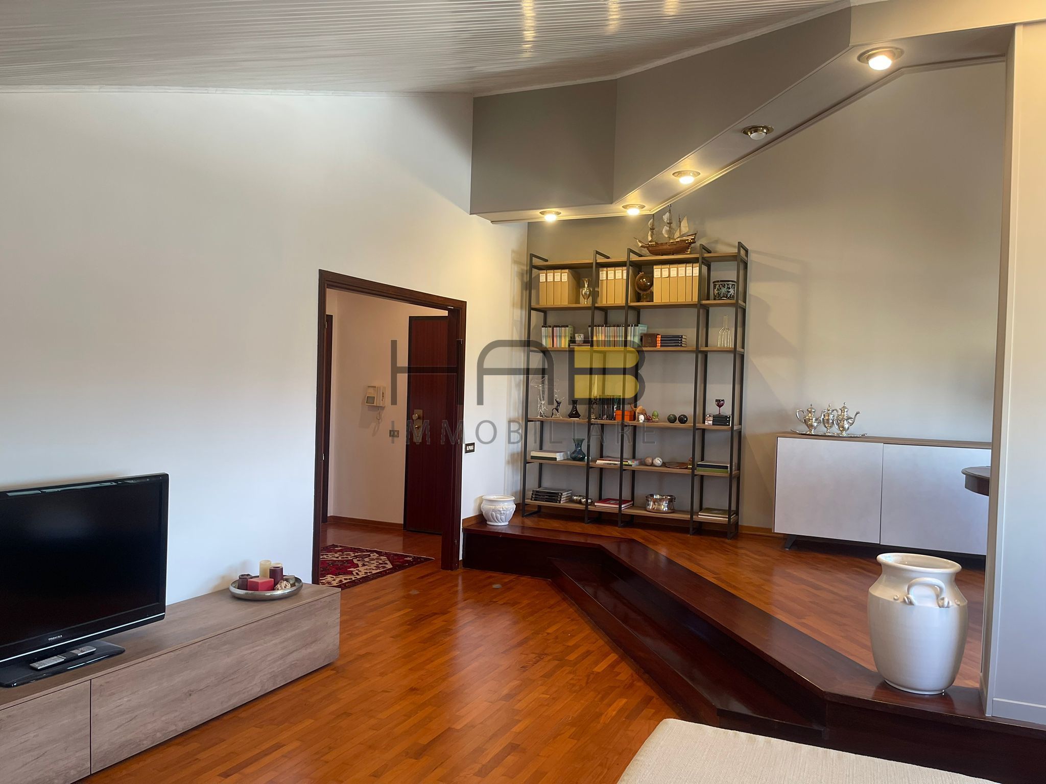 Attico con box in via filippo corridoni, Erice