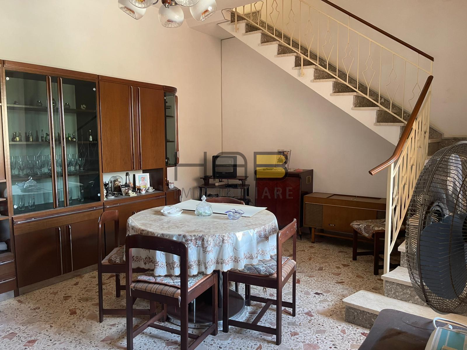 Casa indipendente con terrazzo a Valderice