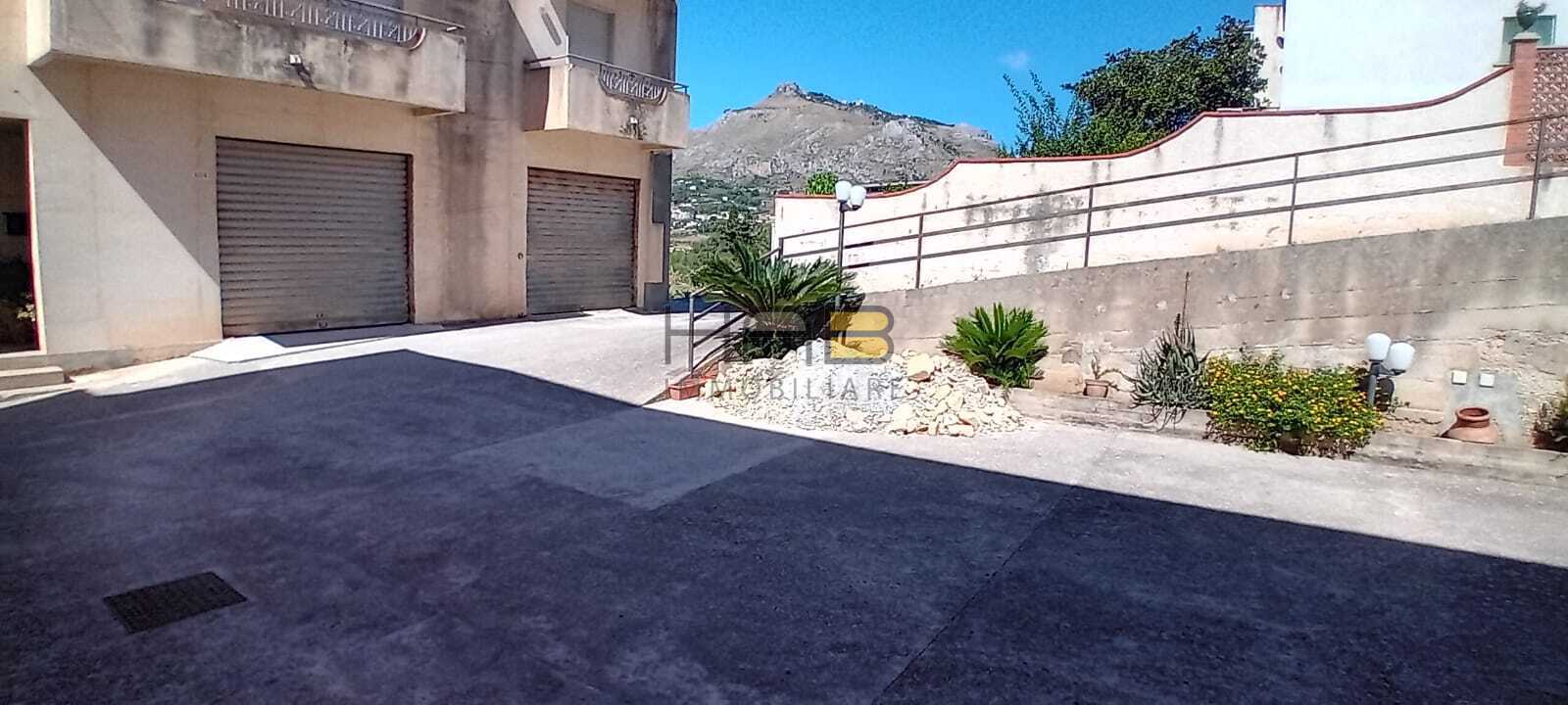 Casa indipendente con giardino in via simone catalano, Valderice