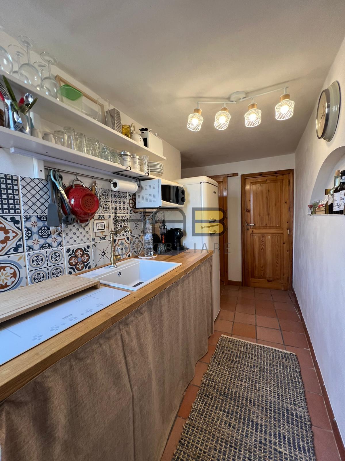 Trilocale con terrazzo in via vito carvini, Erice