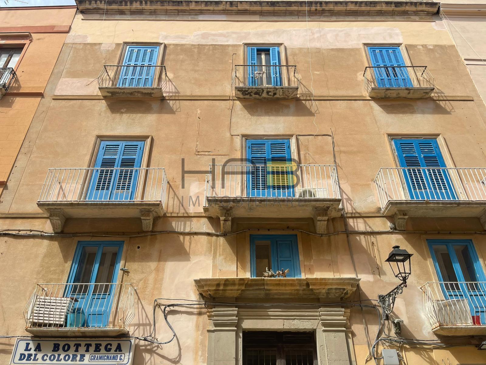 Quadrilocale da ristrutturare in via libert�, Trapani