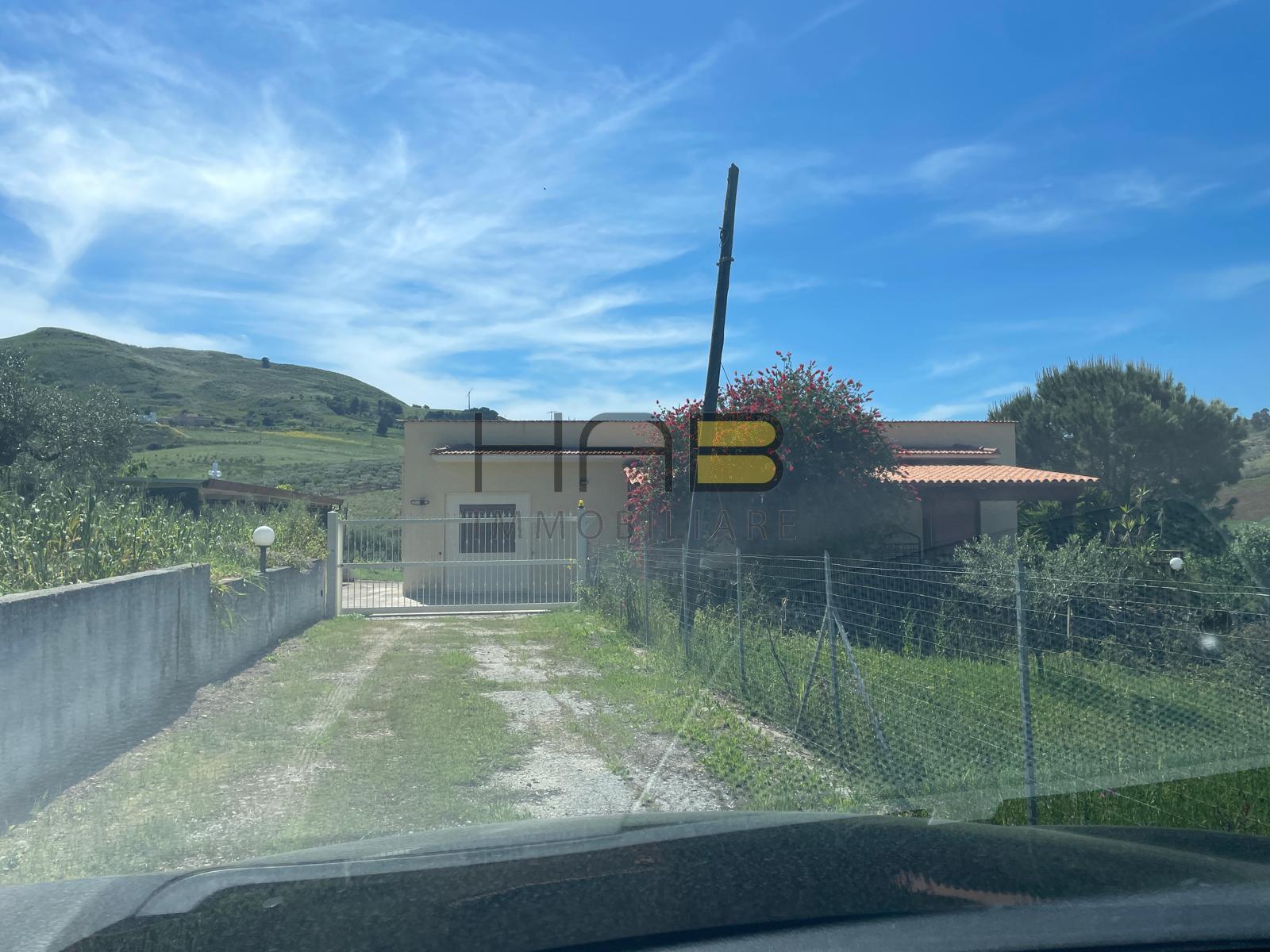 Casa indipendente con terrazzo in via luca pagoto, Buseto Palizzolo