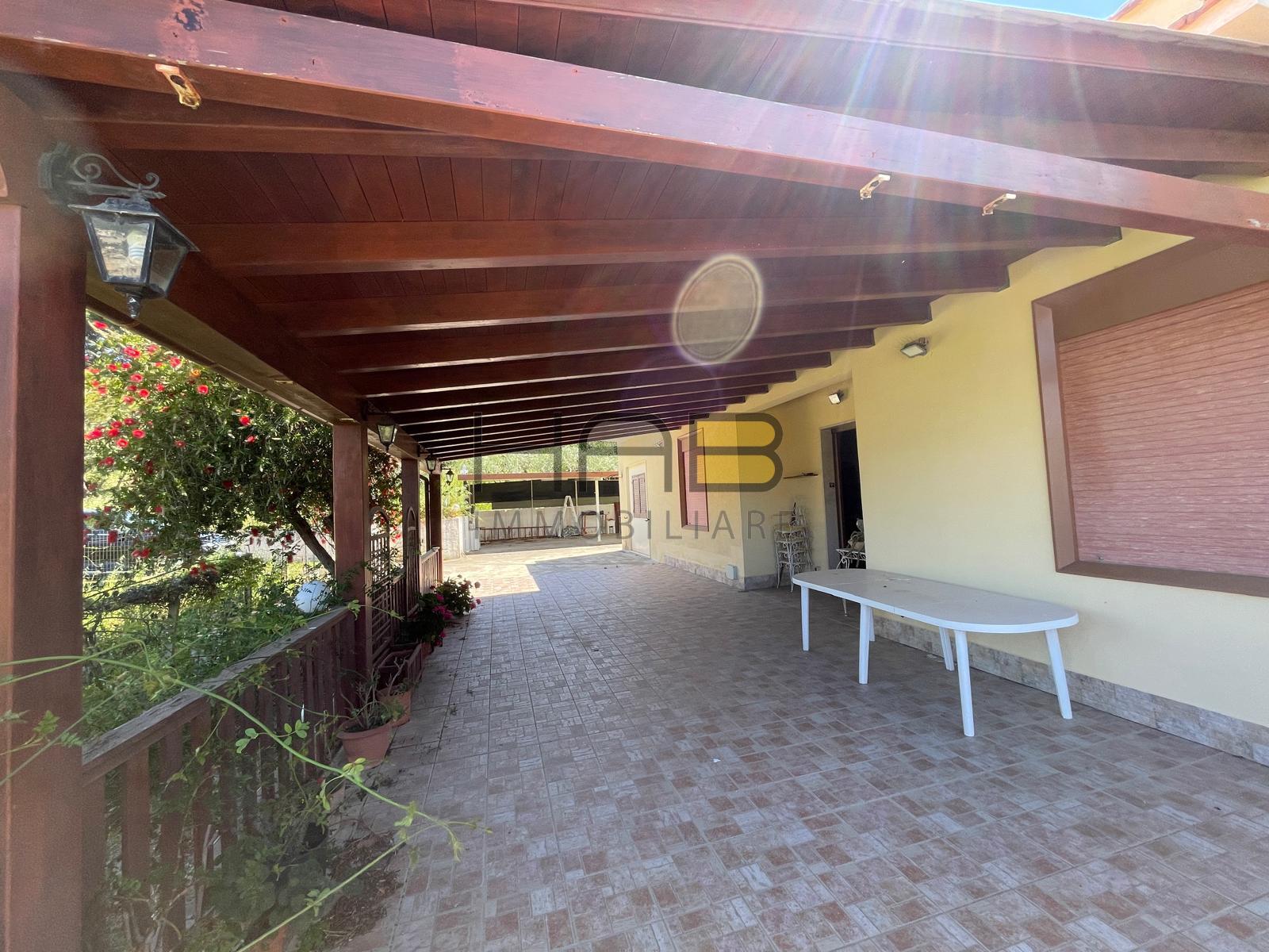 Casa indipendente con terrazzo in via luca pagoto, Buseto Palizzolo