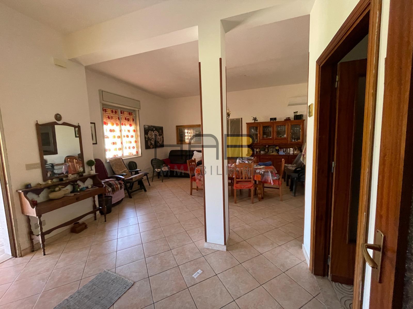 Casa indipendente con terrazzo in via luca pagoto, Buseto Palizzolo