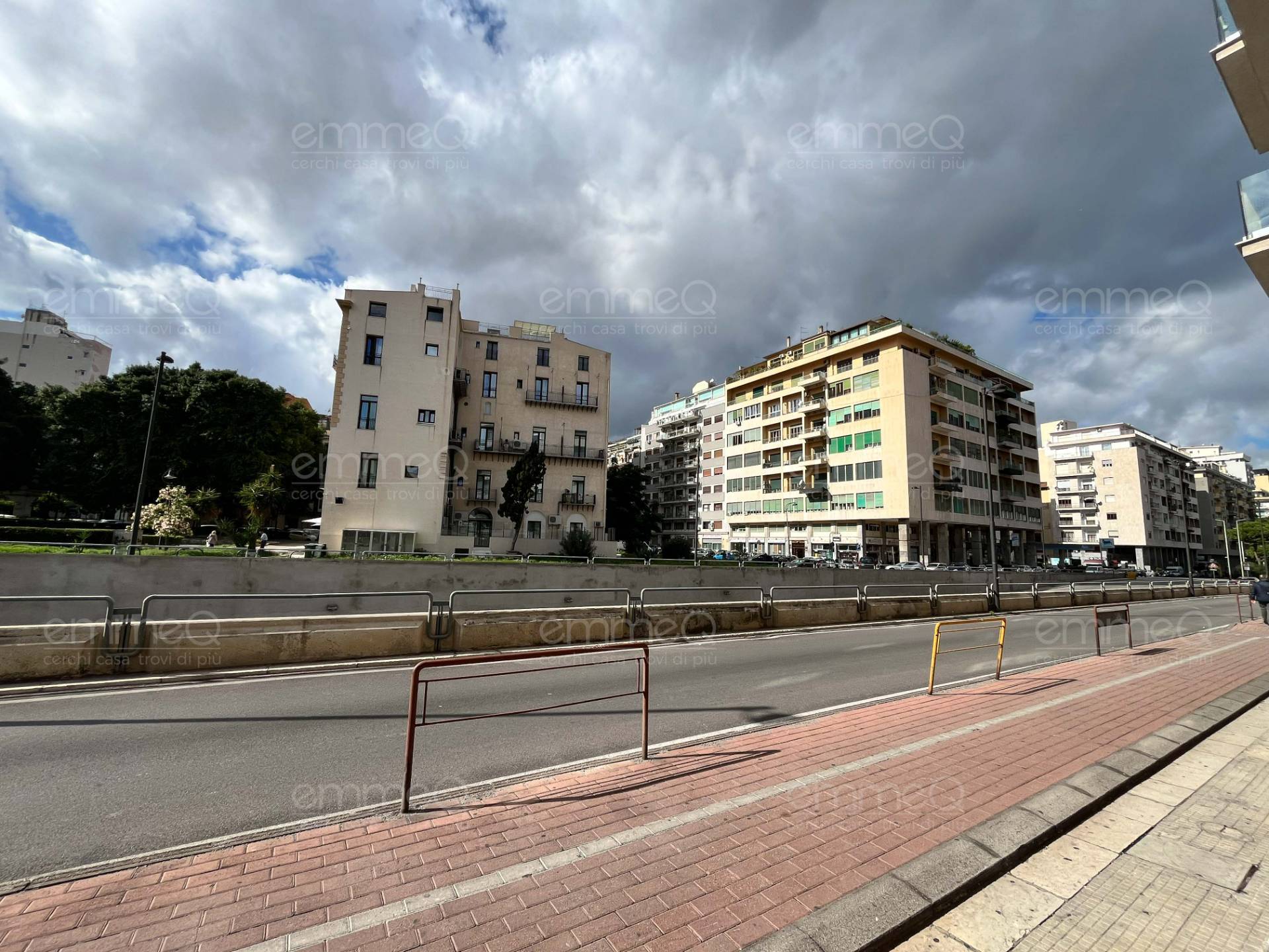 Locale commerciale in affitto a Palermo, Crispi - Porto